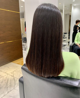 銀座の美容院Salonの美しいロングヘアのお客様