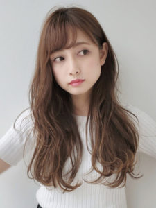 銀座の美容院Salonの女性モデル